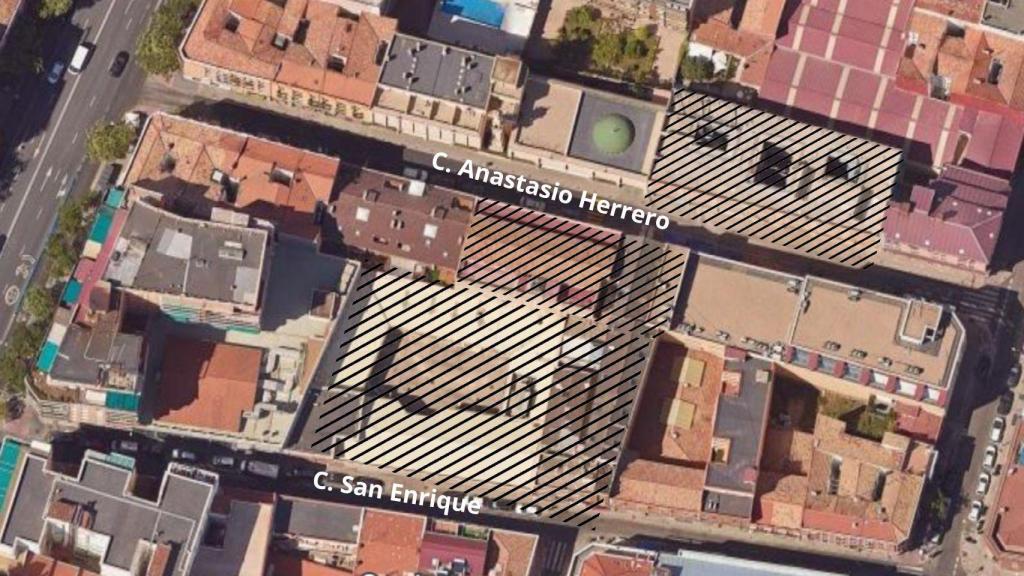 Los edificios de Dazia Capital entre las calles de Anastasio Herrero y San Enrique en Tetuán.