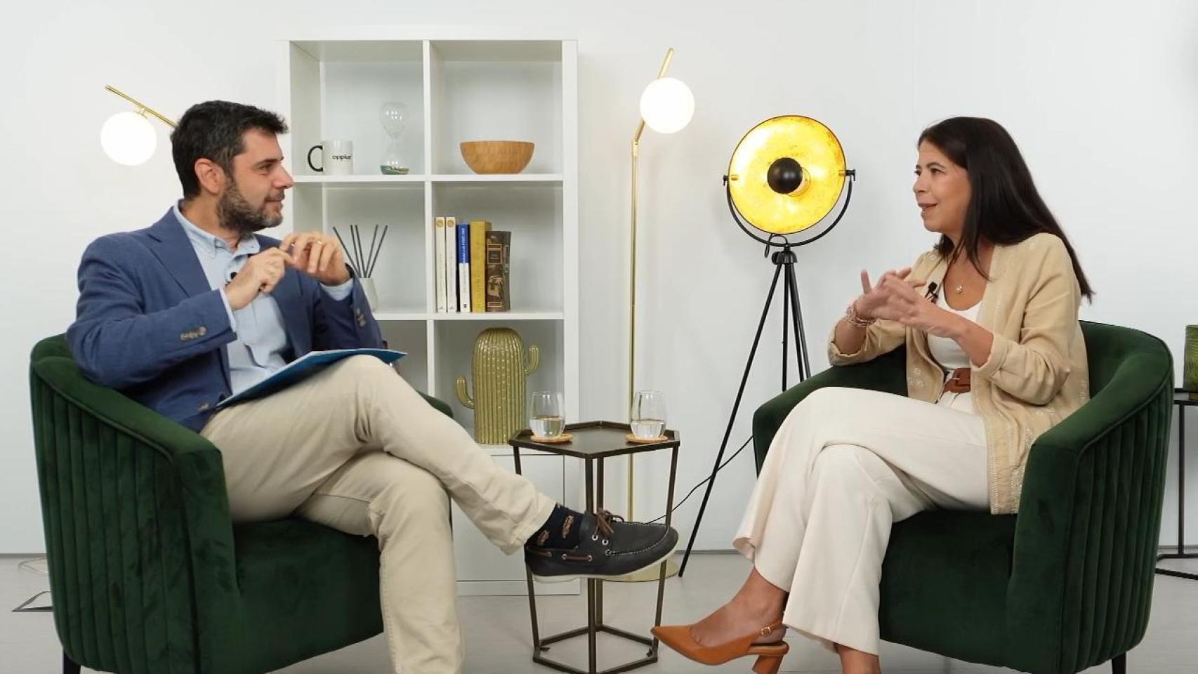 Violeta Aragón durante la entrevista realizada en Opplus para la sección Málaga se mueve.