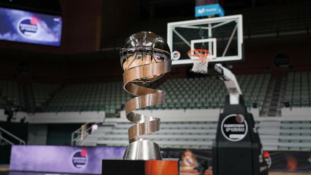 El trofeo de la Supercopa de España de baloncesto