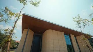 Lib Earth House Model B