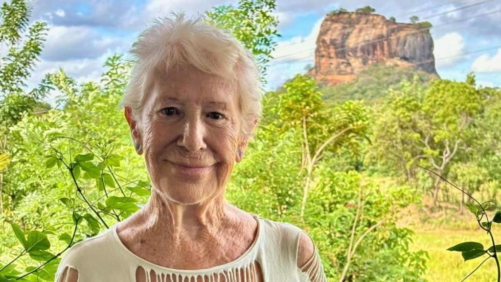 Kandy, la española de 90 años que inspira a miles con su vida mochilera.