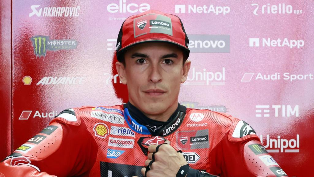 Marc Márquez, en el box de Ducati