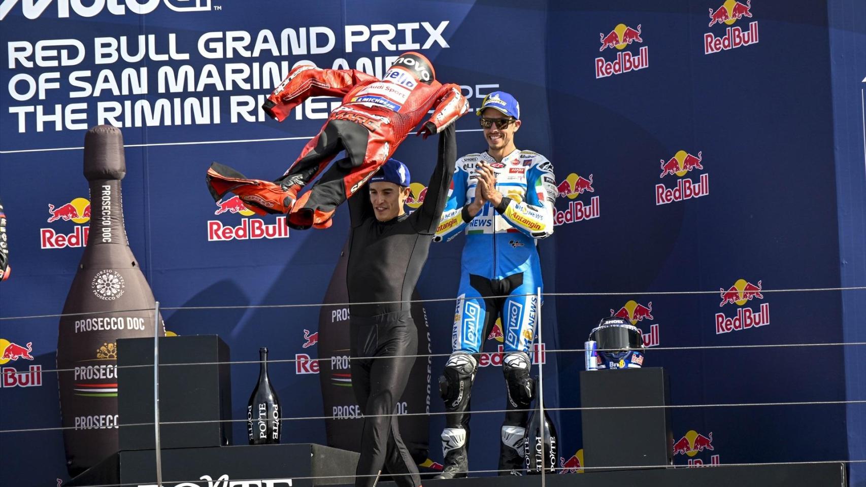 Marc Márquez celebrando en San Marino