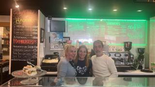 José Miguel con su mujer y una de sus sobrinas en el restaurante