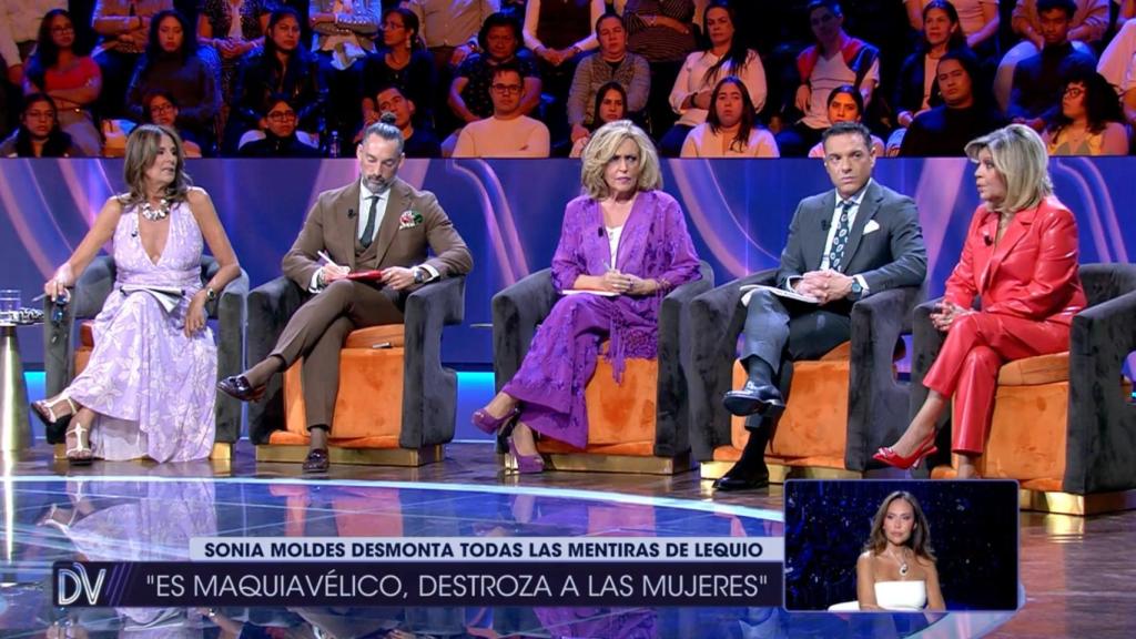 Ángela Portero, José Antonio León, Lydia Lozano, Antonio Rossi y Terelu Campos en 'De viernes'.