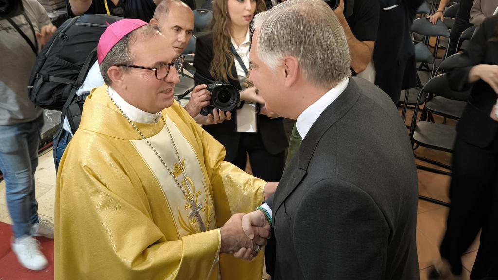 El nuevo obispo de Ciudad Real y el alcalde de la ciudad, Francisco Cañizares.