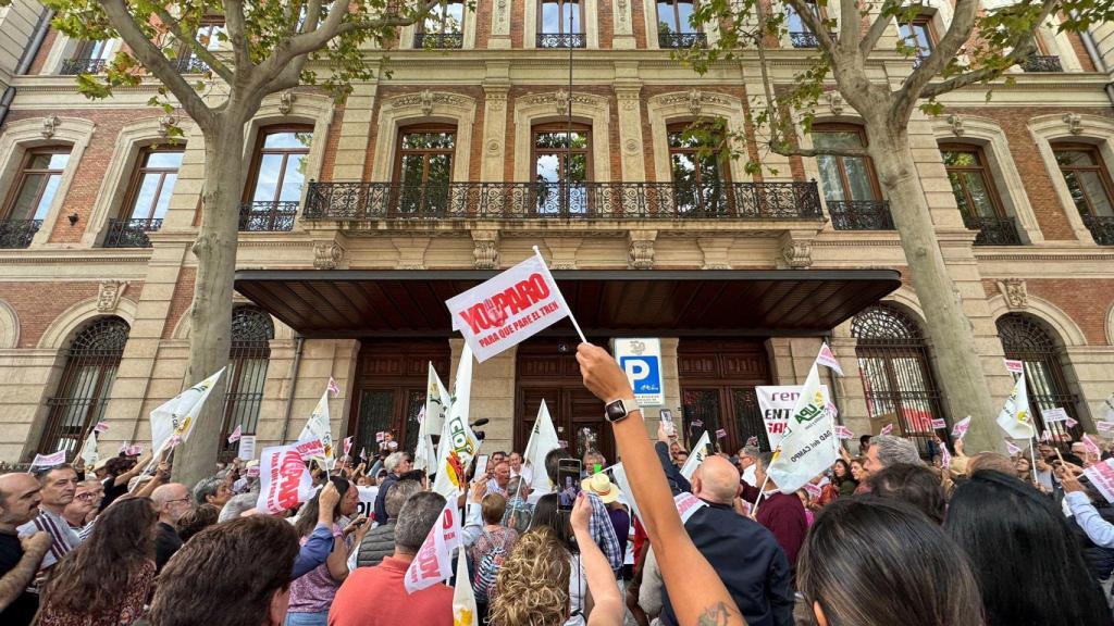 Manifestación en Madrid por la supresión de paradas de AVE en Sanabria AV
