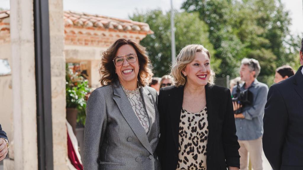 La presidenta de la Diputación de Palencia, Ángeles Armisén; junto a la vicepresidenta de la Junta de Castilla y León, Isabel Blanco