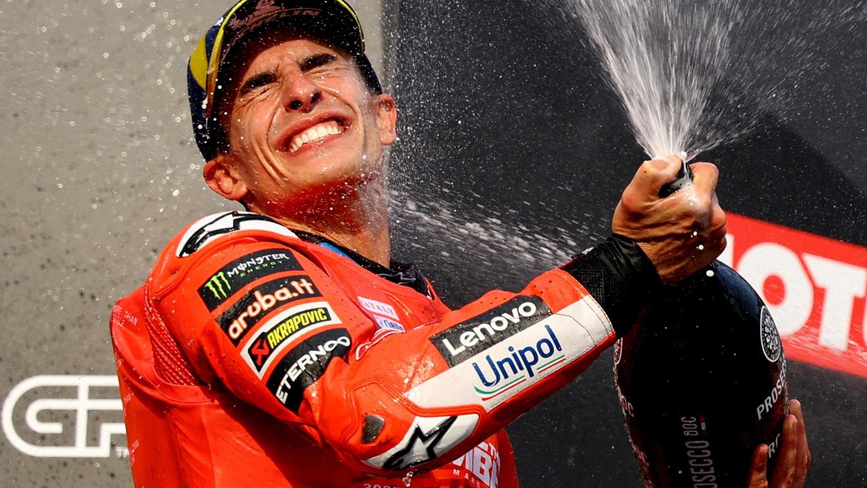 Marc Márquez, durante el podio de Motegi.