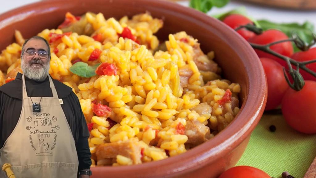 Fray Ángel, el fraile cocinero de YouTube, en un montaje de El Español