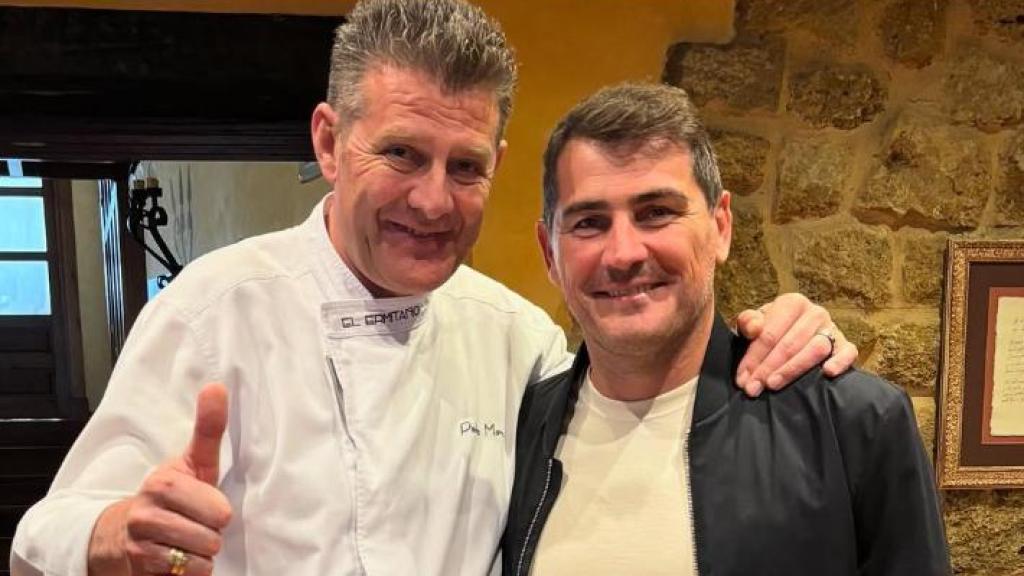Iker Casillas junto al chef Pedro Mario en el restaurante El Ermitaño