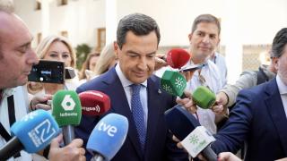 Juanma Moreno, presidente de la Junta de Andalucía, en el Parlamento de Andalucía.