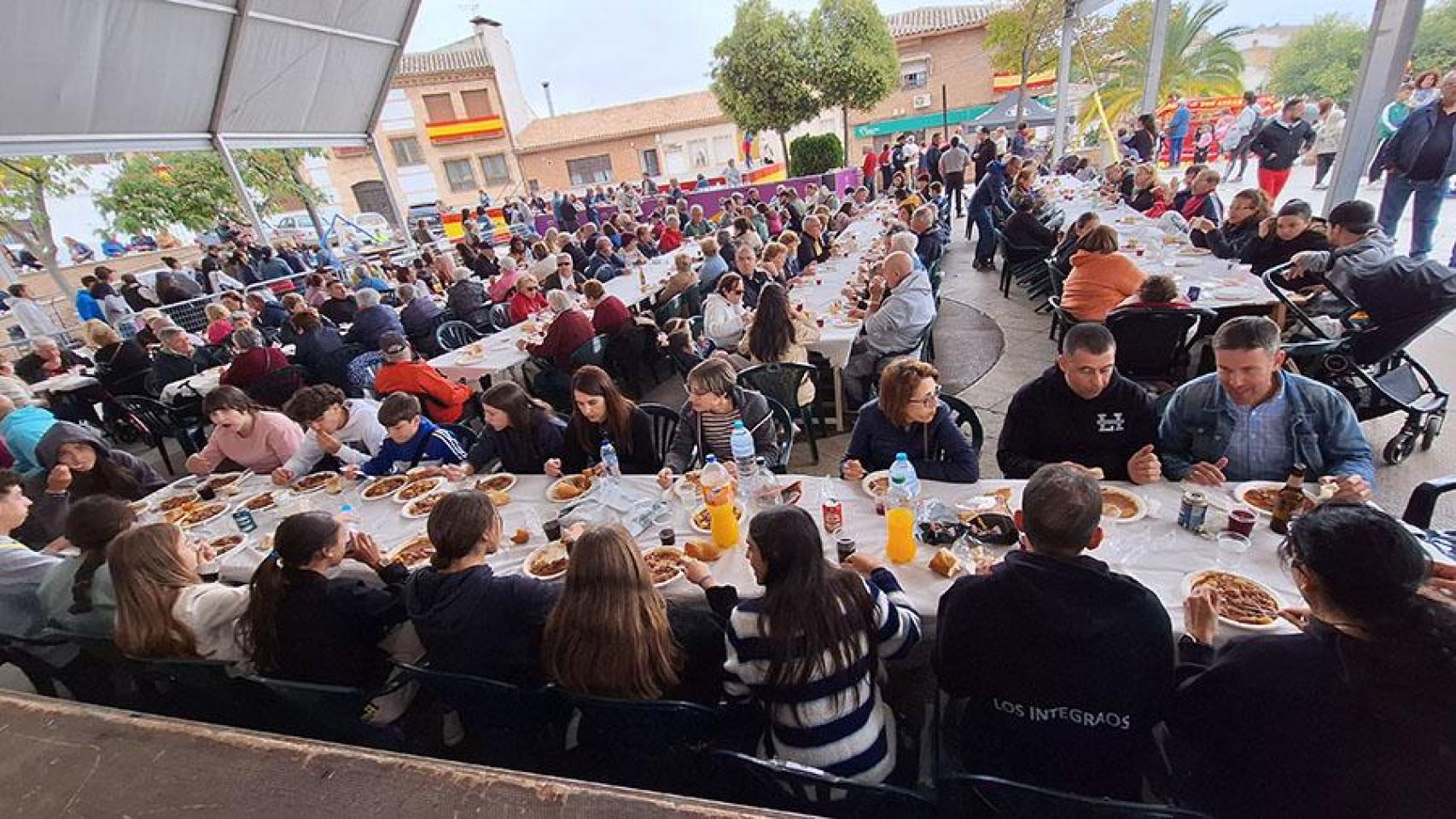 Comida fiestas de Olías del Rey