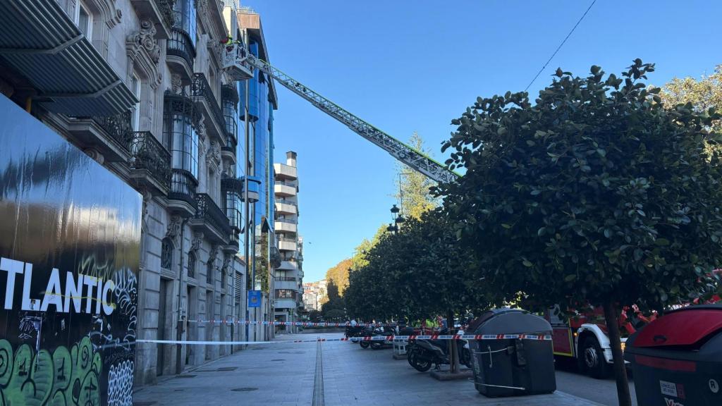Intervención de los bomberos en calle Areal.