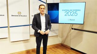 Conrado Íscar, presidente de la Diputación de Valladolid, presentando las novedades del Plan de Vivienda