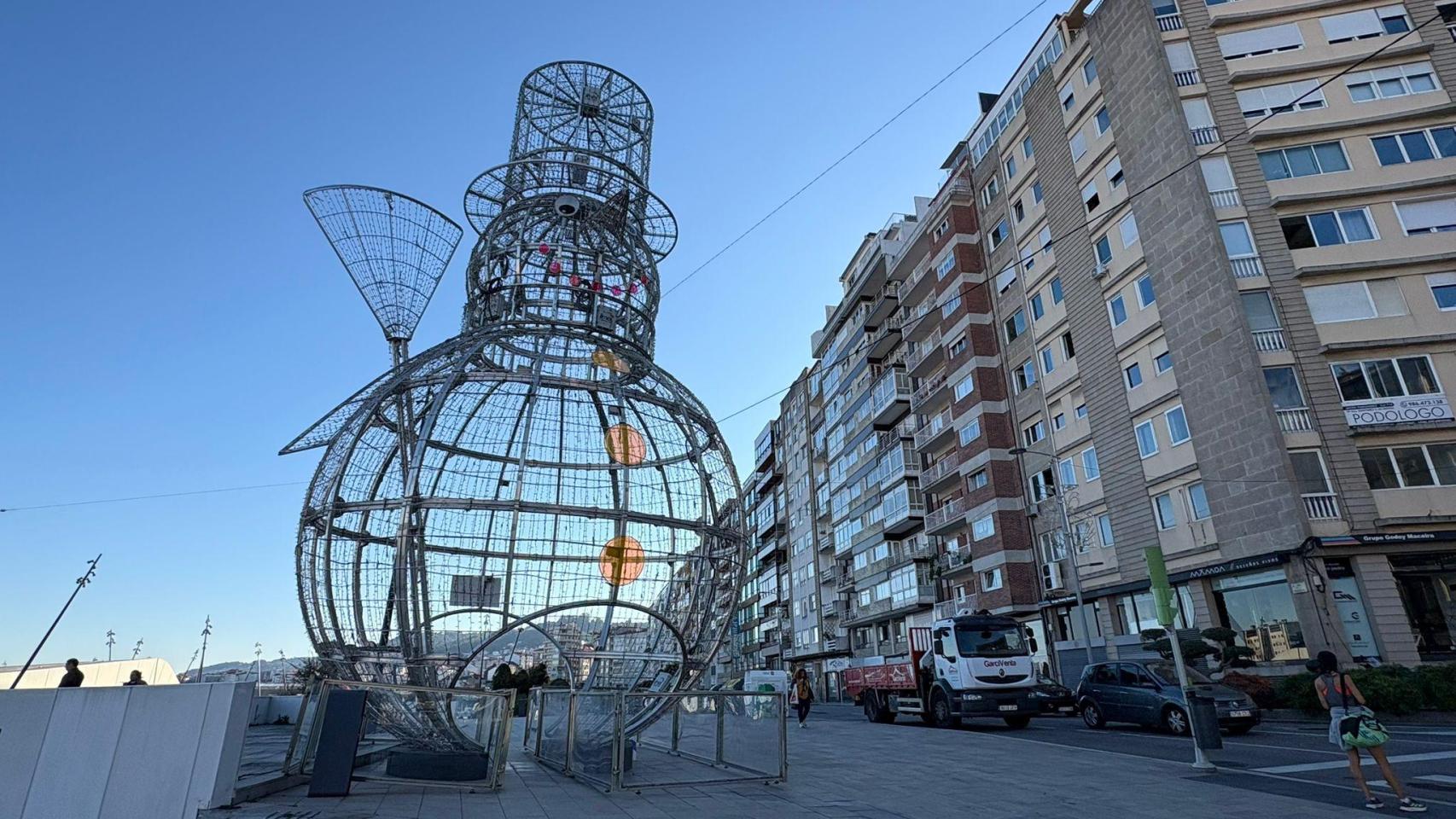 La Navidad de Vigo ya luce tres de sus principales adornos