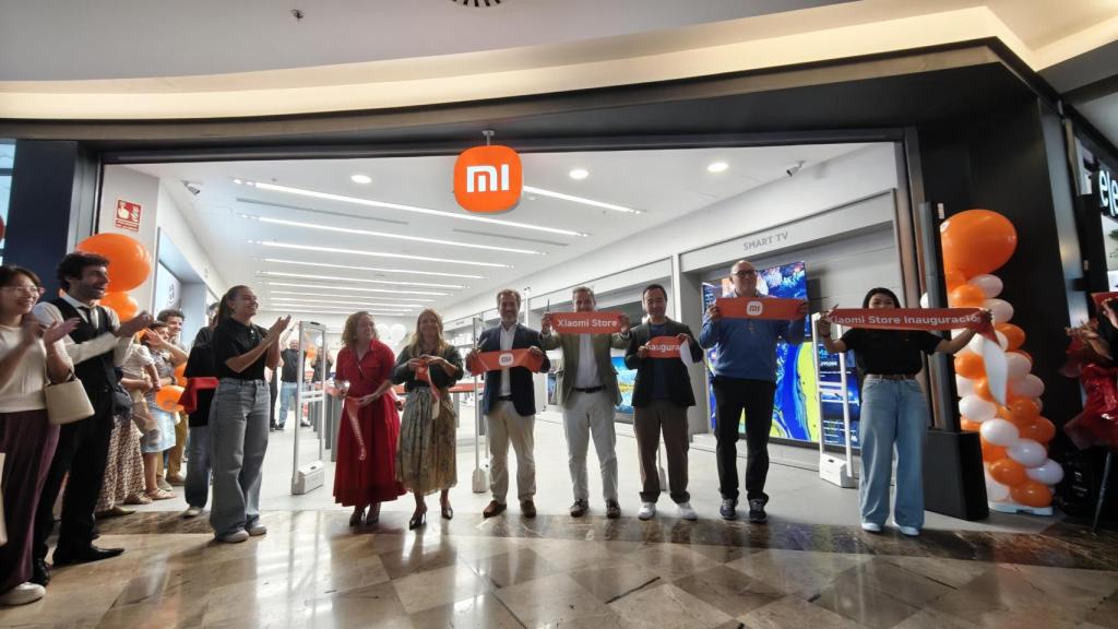 Momento de la inauguración de la tienda de Xiaomi.