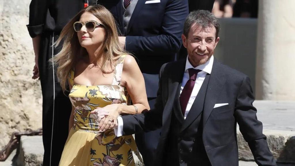 Pablo Motos junto a su mujer, Laura Llopis, en una imagen de archivo. Gtres