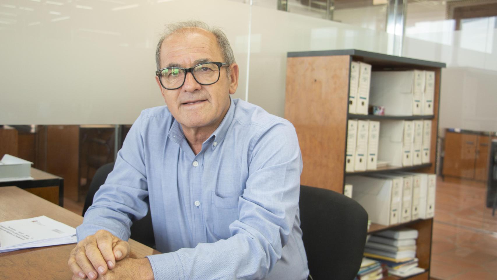 Ángel García reivindica mejoras en la zona industrial de la capital regional.