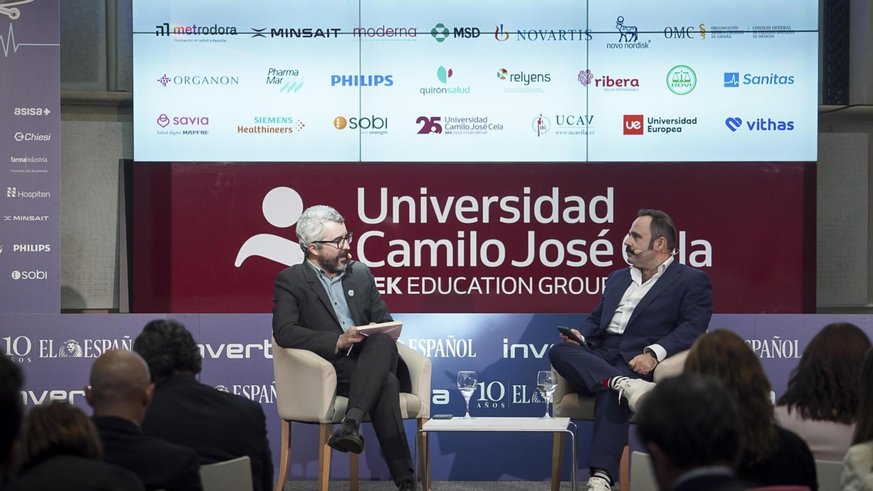 Javier Padilla, secretario de Estado de Sanidad, durante su conversación con Eduardo Ortega Socorro,  redactor jefe de EL ESPAÑOL-Invertia; en la primera jornada del VI Observatorio de la Sanidad 'Una nueva forma de entender la salud'.