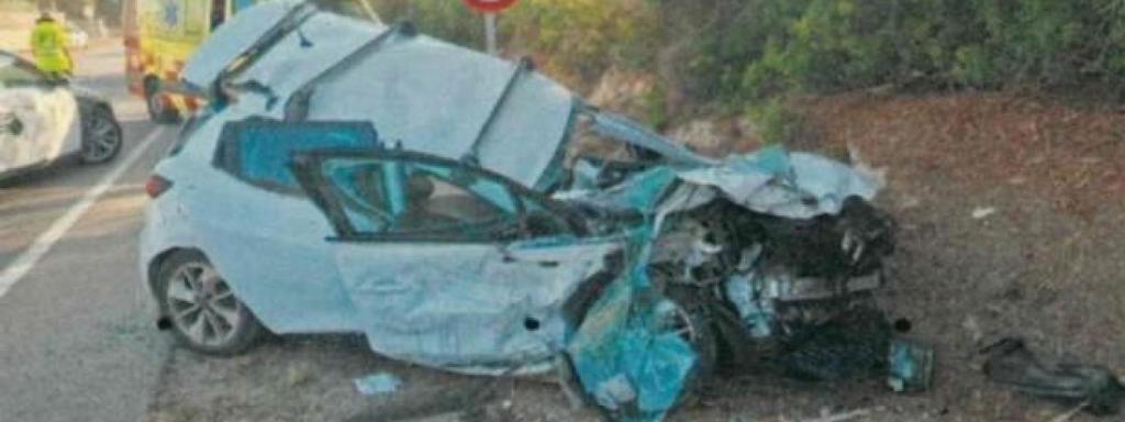 Estado en el que quedó el Renault Clio del difunto José Bernad Pastor, el 7 de agosto de 2024, después de que un conductor se empotrara frontalmente en la carretera de Son Servera a Capdepera.
