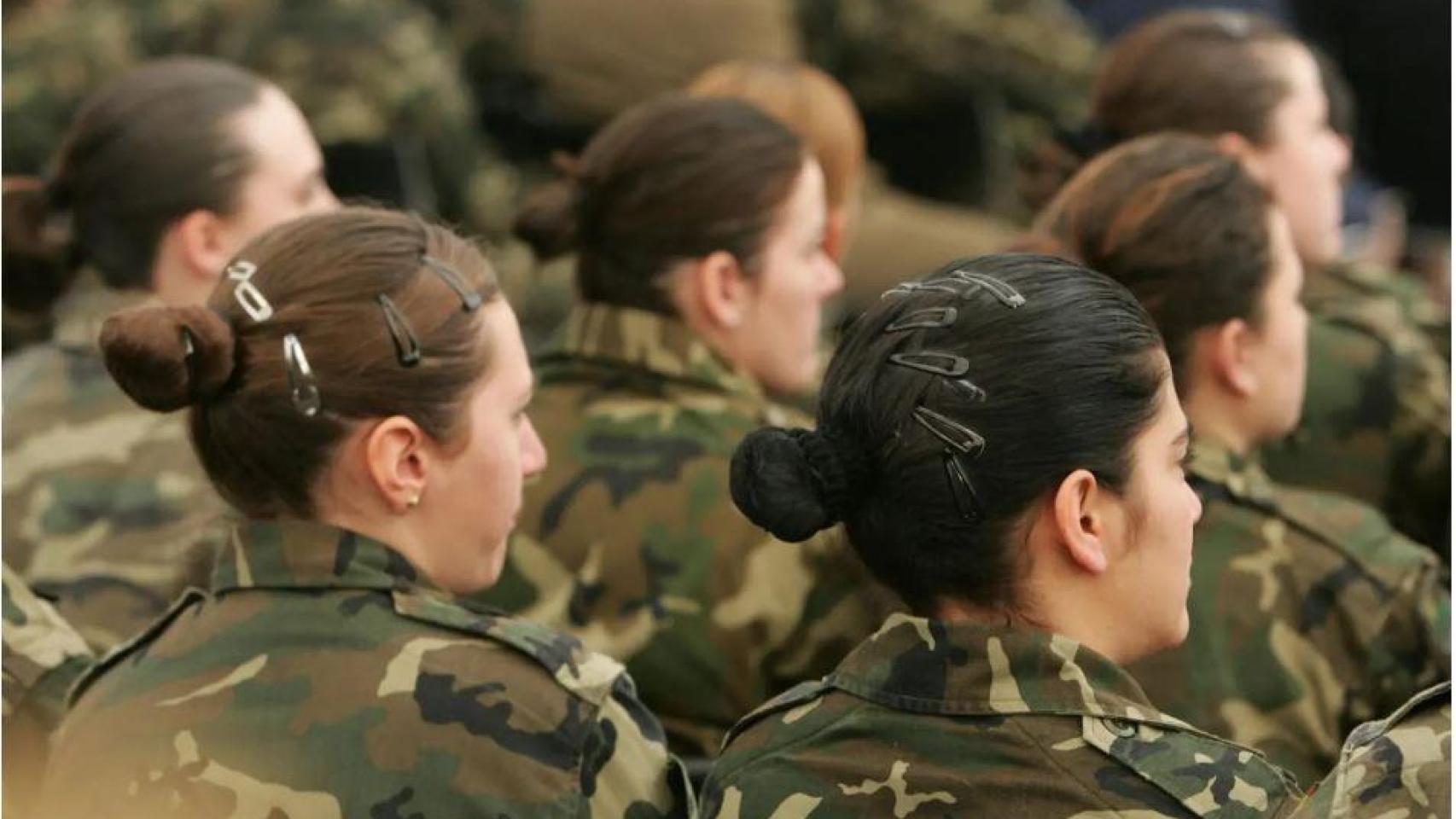 Mujeres militares en una imagen de archivo./