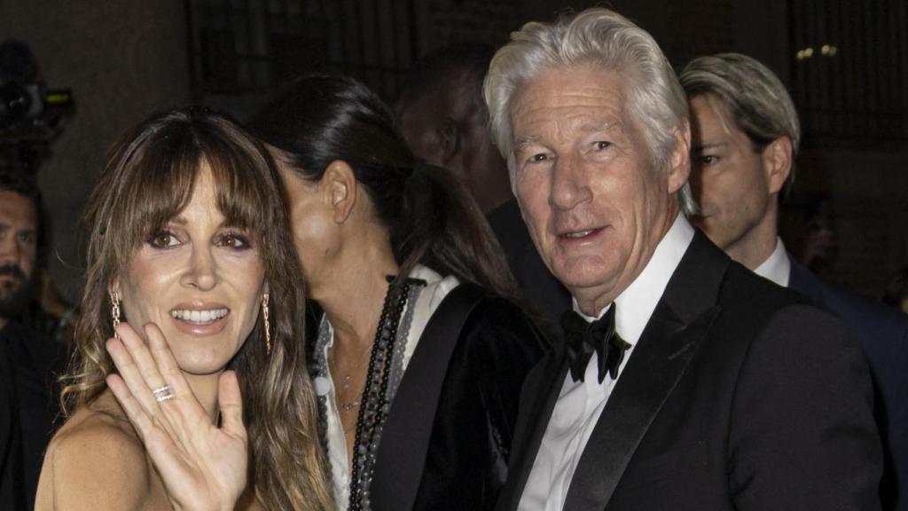 Alejandra Silva y Richard Gere, en el desfile en homenaje a Armani.