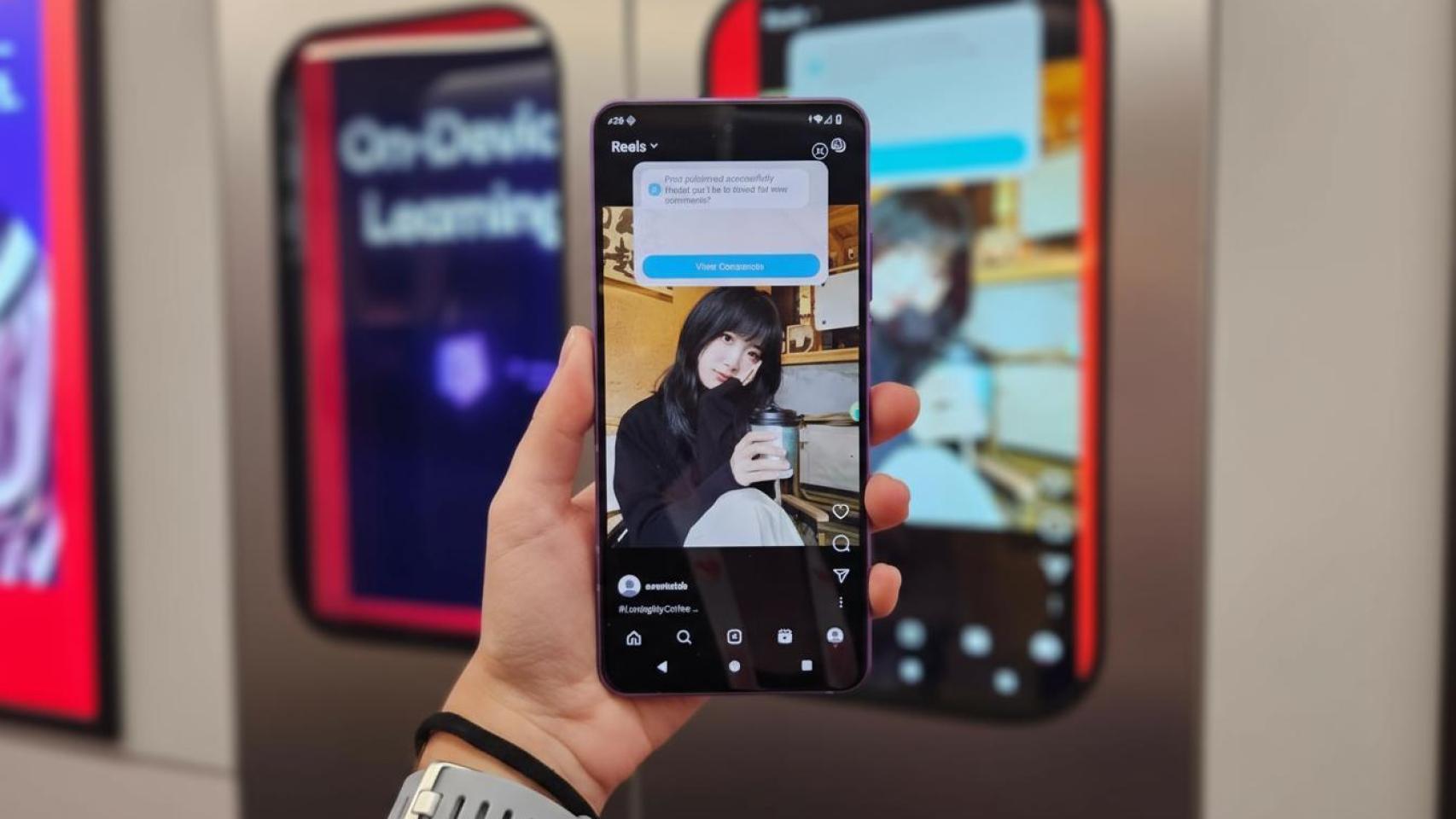 Demostración del uso de un agente de IA de Qualcomm para retocar fotos y publicarlas