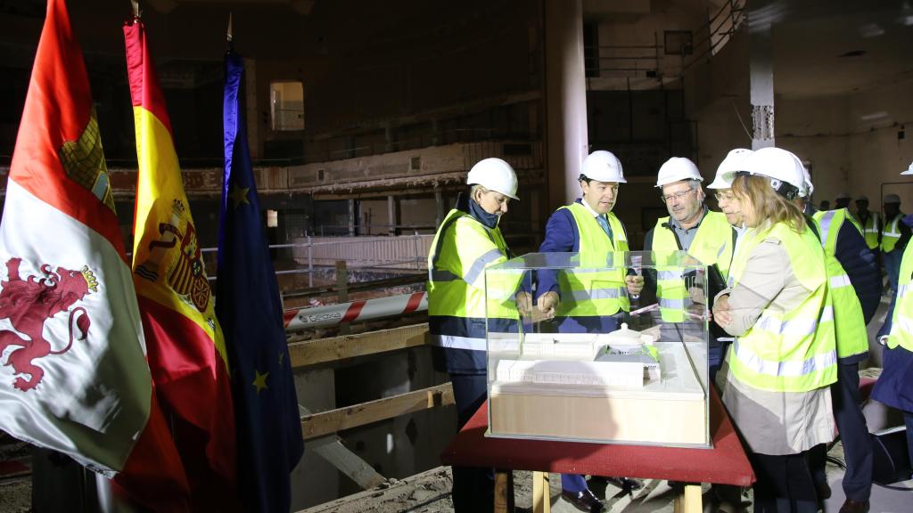 Visita del presidente de la Junta, Alfonso Fernández Mañueco, a las obras del conservatorio de Zamora en octubre de 2022