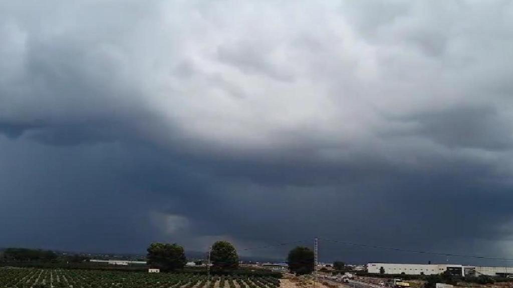 Así estaba el cielo en Orihuela.