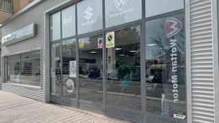 Puerta principal de Motos Copa en el paseo de Juan Carlos I