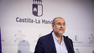 El vicepresidente primero de la Junta de Comunidades de Castilla-La Mancha, José Luis Martínez Guijarro, en rueda de prensa.
