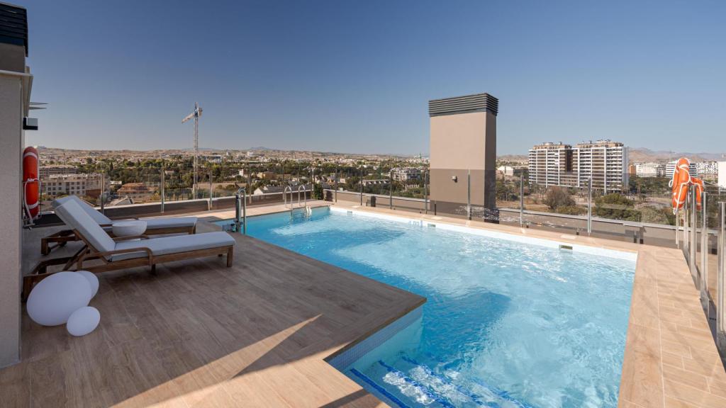 El residencial Gaudia en Murcia cuenta con una piscina en la azotea.