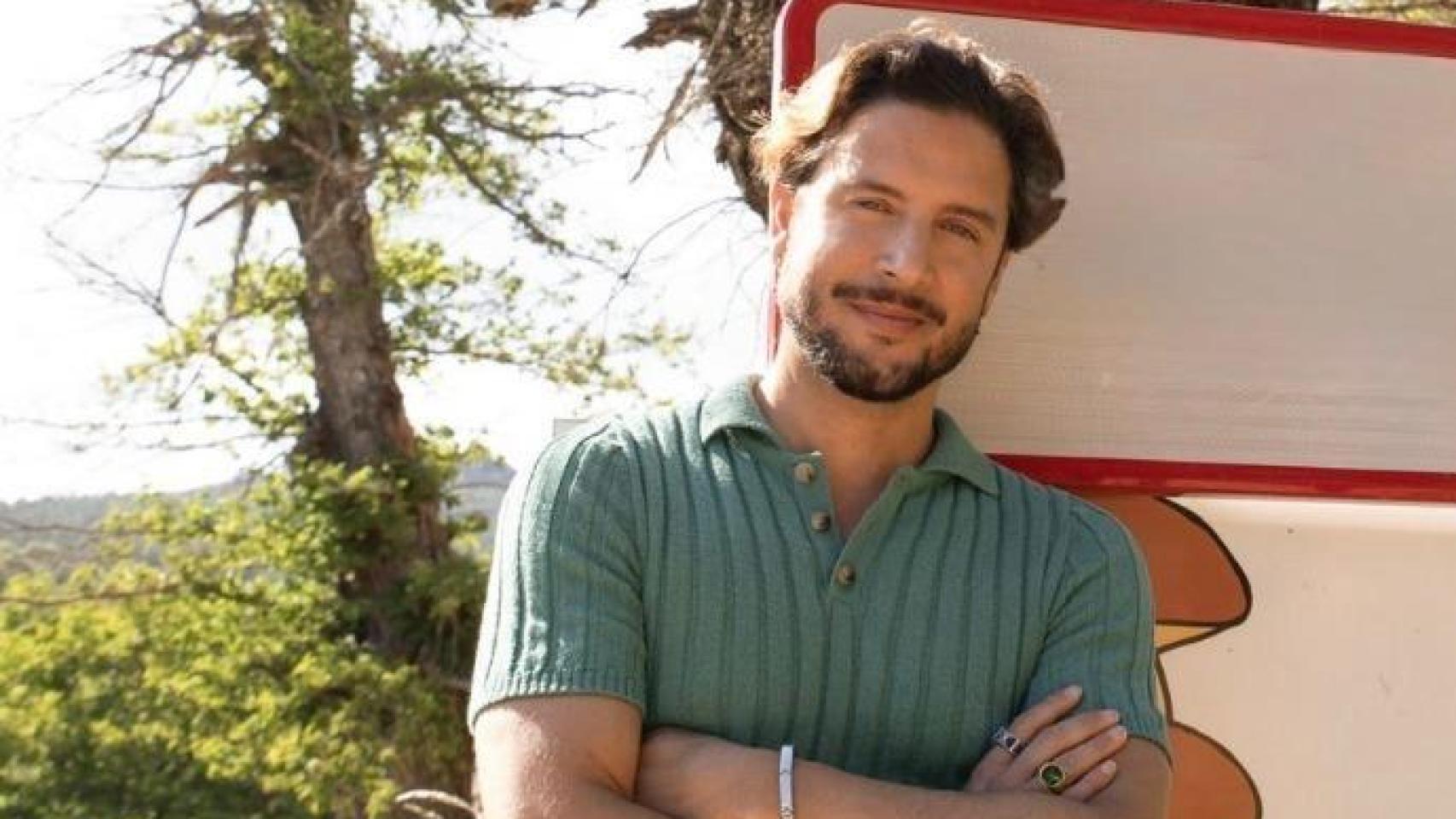 Manuel Carrasco en Flechas