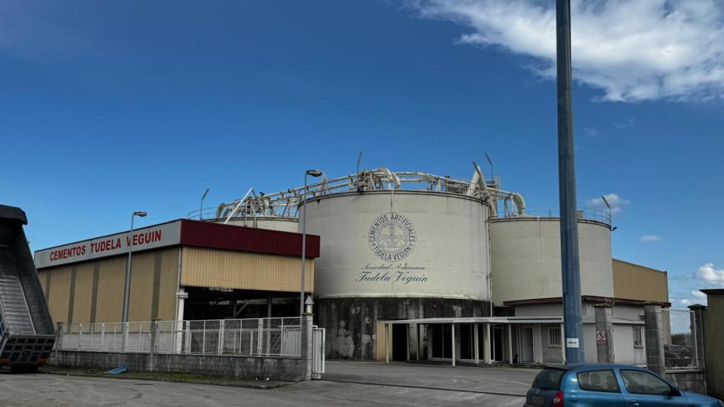 Instalaciones de Cementos Tudela Veguín en el puerto de A Coruña.
