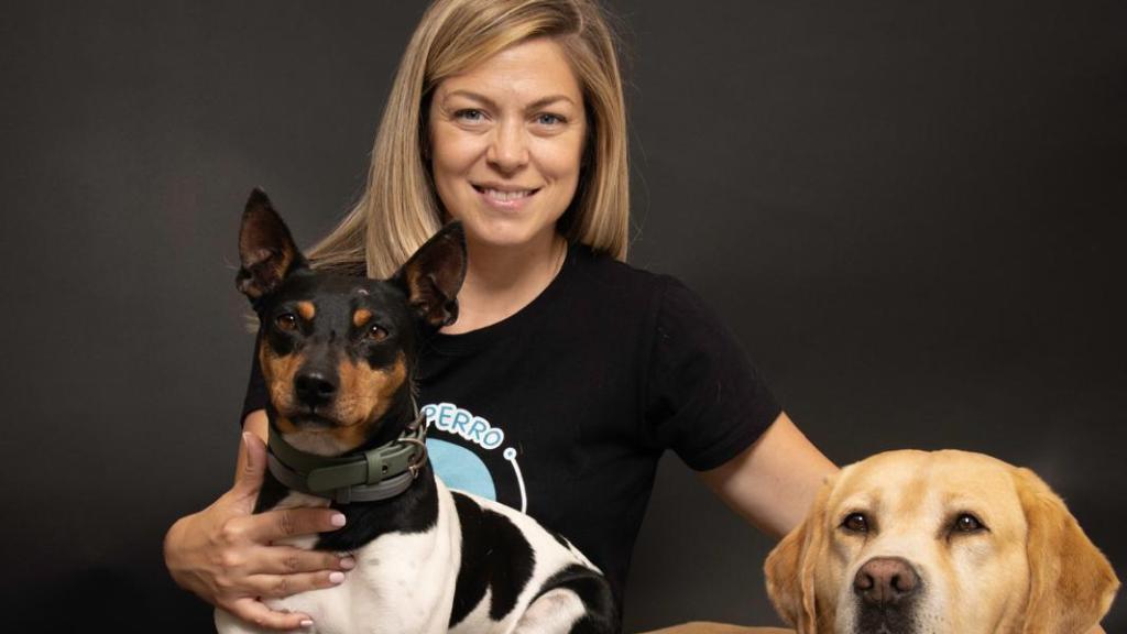 Ana Jiménez con sus perros.
