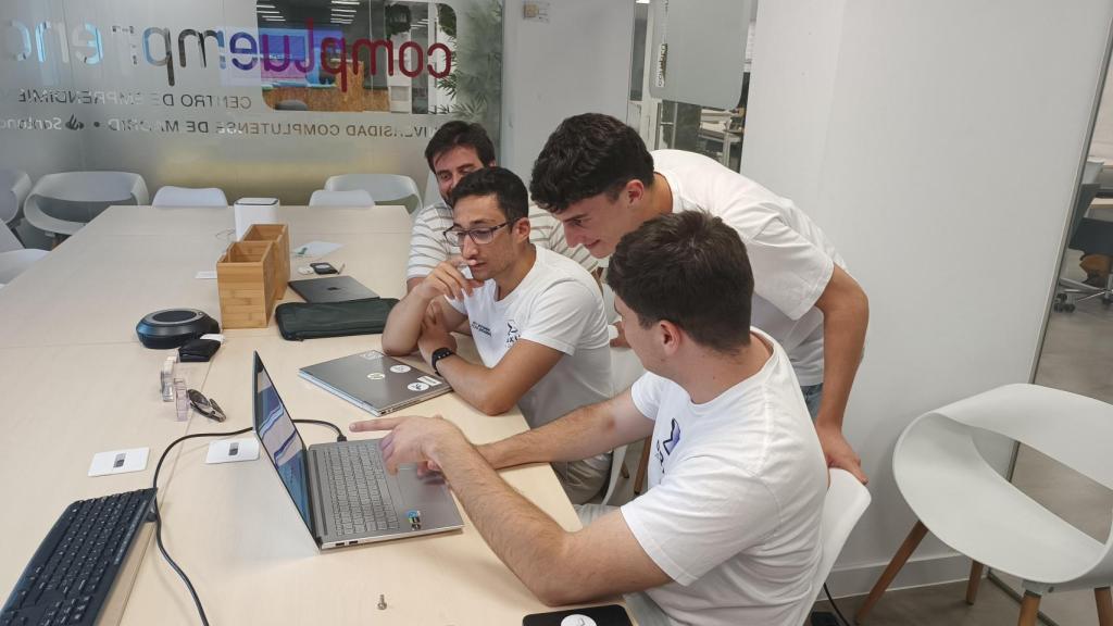 Los cuatro fundadores, durante una entrevista con EL ESPAÑOL.