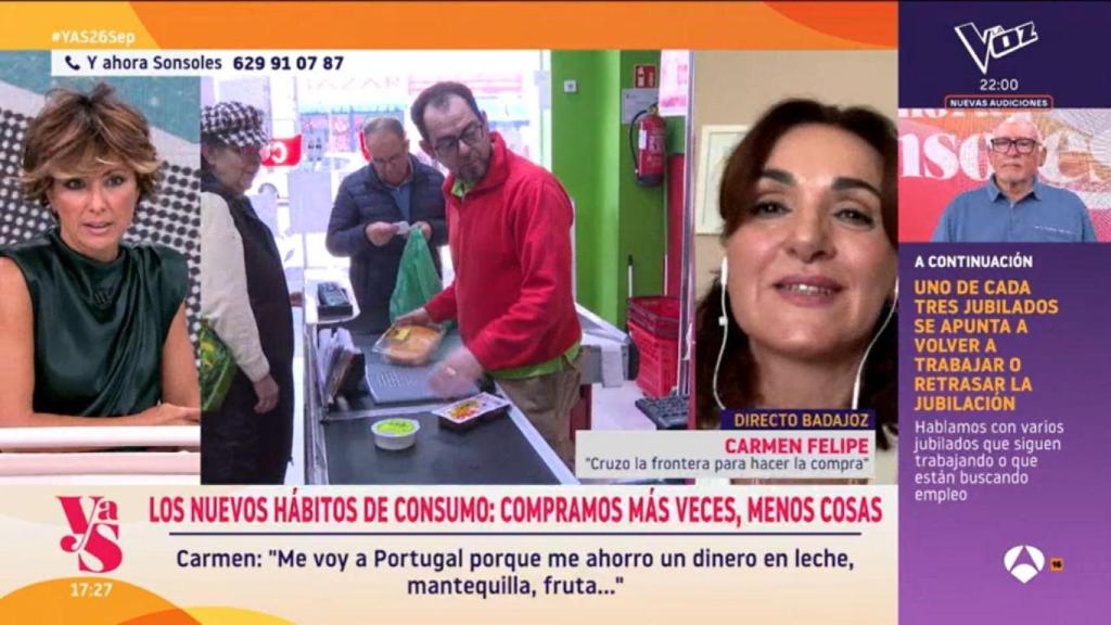 Carmen Felipe, vecina de Badajoz que va a hacer la compra en Portugal, y Sonsoles Ónega