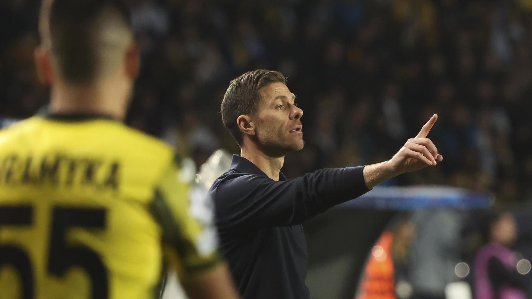 Xabi Alonso, durante el partido contra el Kairat.