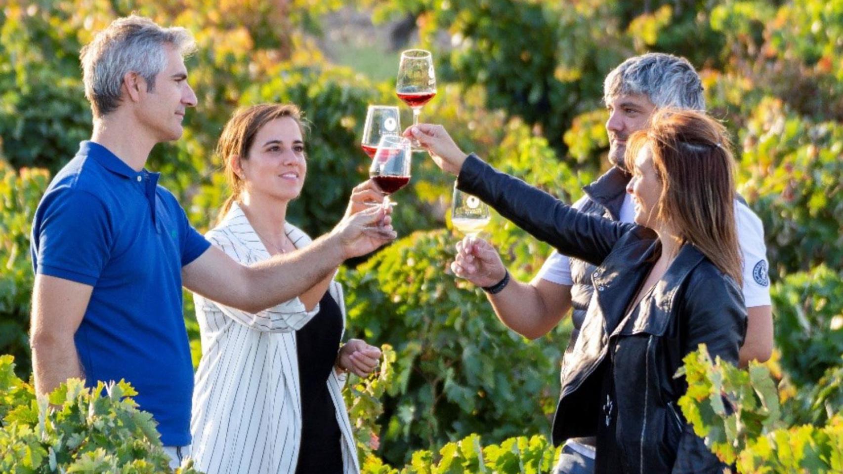 Brindis con vino