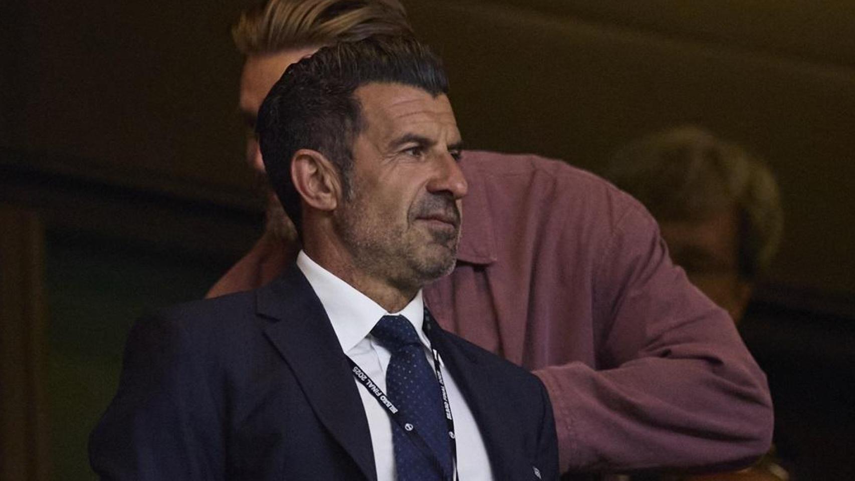 Luis FIgo, en el palco durante la final de la UEFA Europa League 2024/25