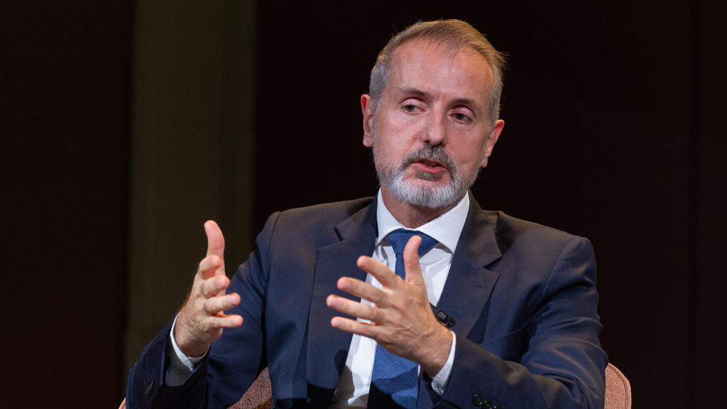 El presidente de Telefónica, Marc Muntra, interviene en los Desayunos del Ateneo.