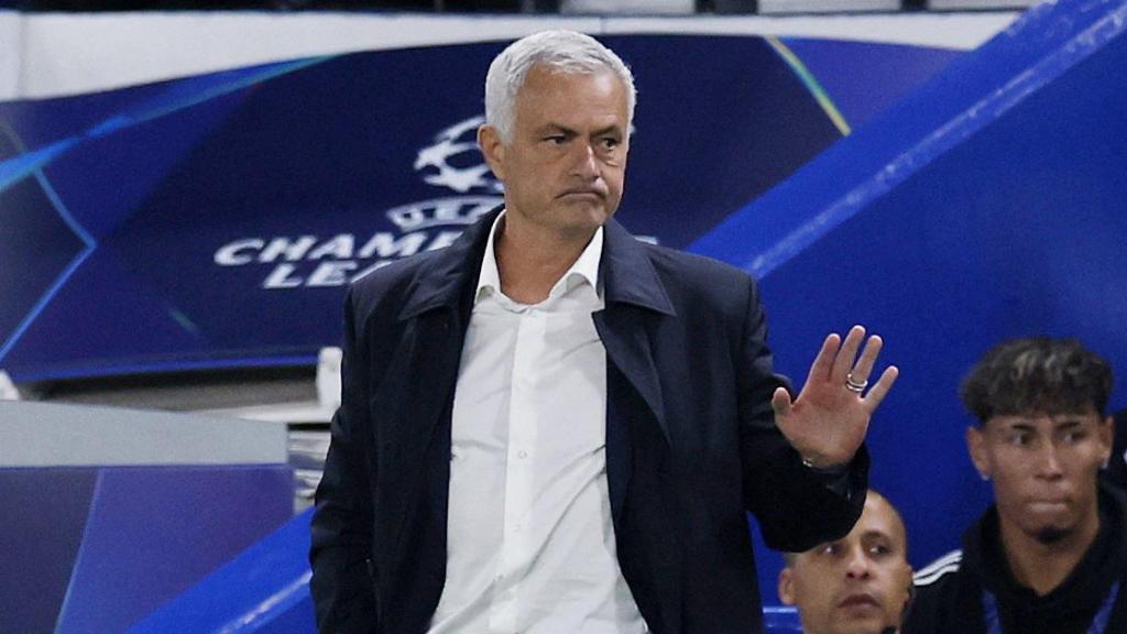 Jose Mourinho, dirigiendo al Benfica en la Champions League