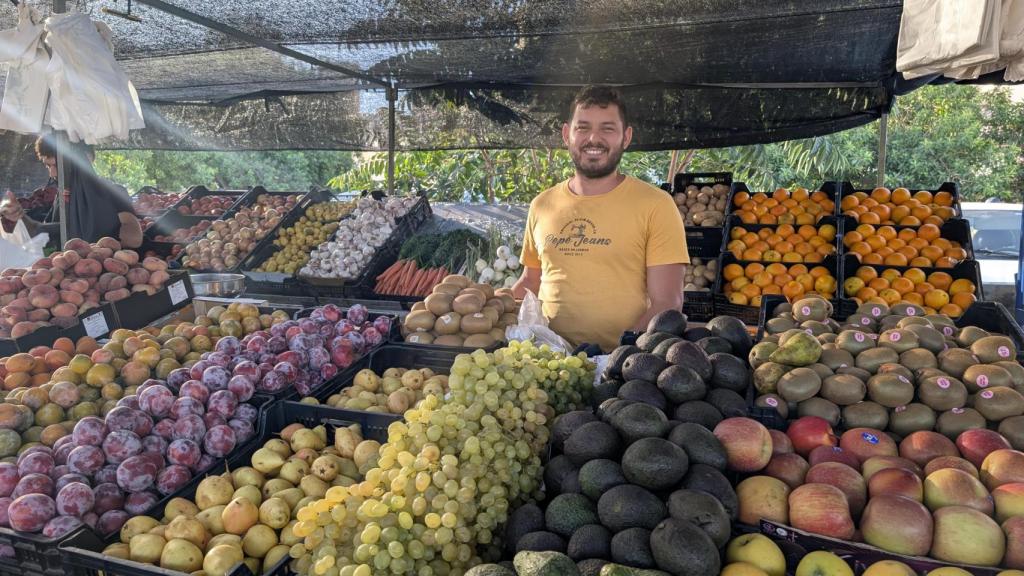 Arturo, en el mercadillo.