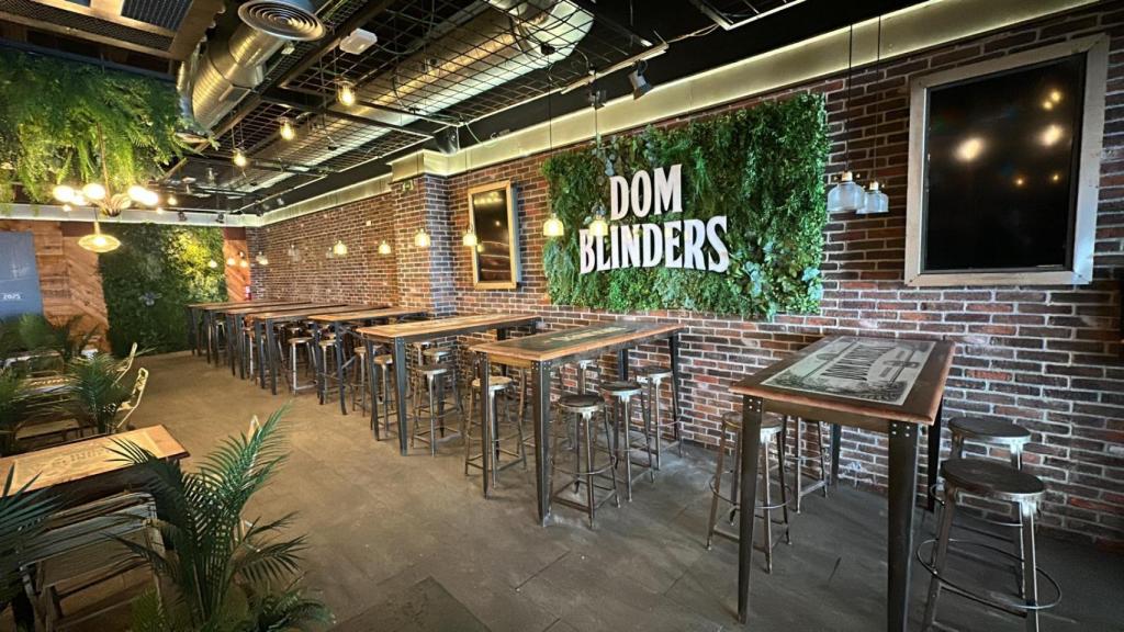 Abre en la zona cero de la dana un restaurante inspirado en Peaky Blinders. EE