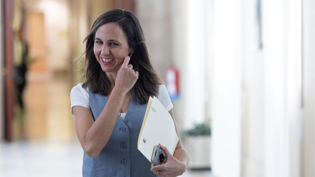 Ione Belarra, sonríe a su llegada al Congreso de los Diputados durante este miércoles.