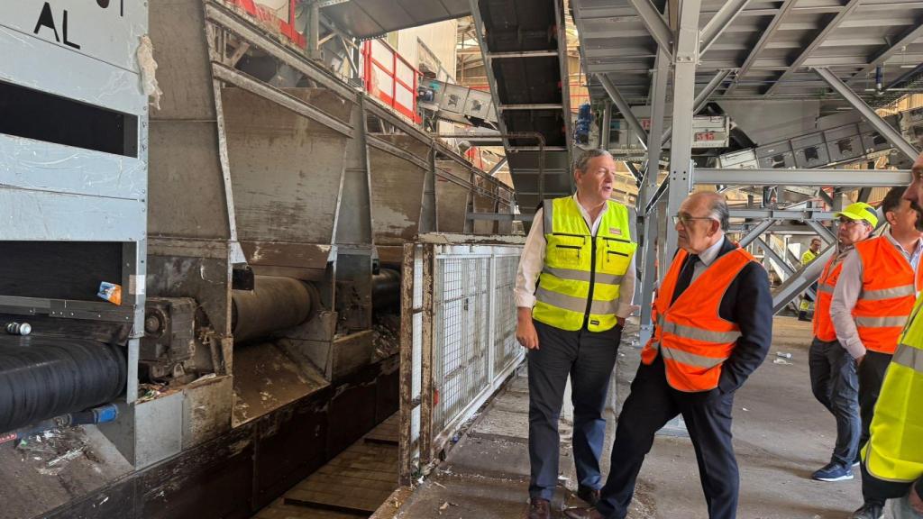 Visita de Javier Faúndez, Ramiro Silva y José Manuel Jiménez al Centro de Tratamiento de Residuos de Zamora