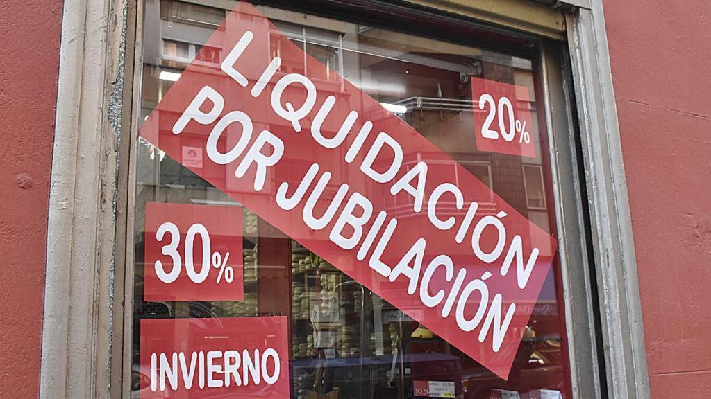 Cartel de Liquidación por Jubilación en Calzados Lobo