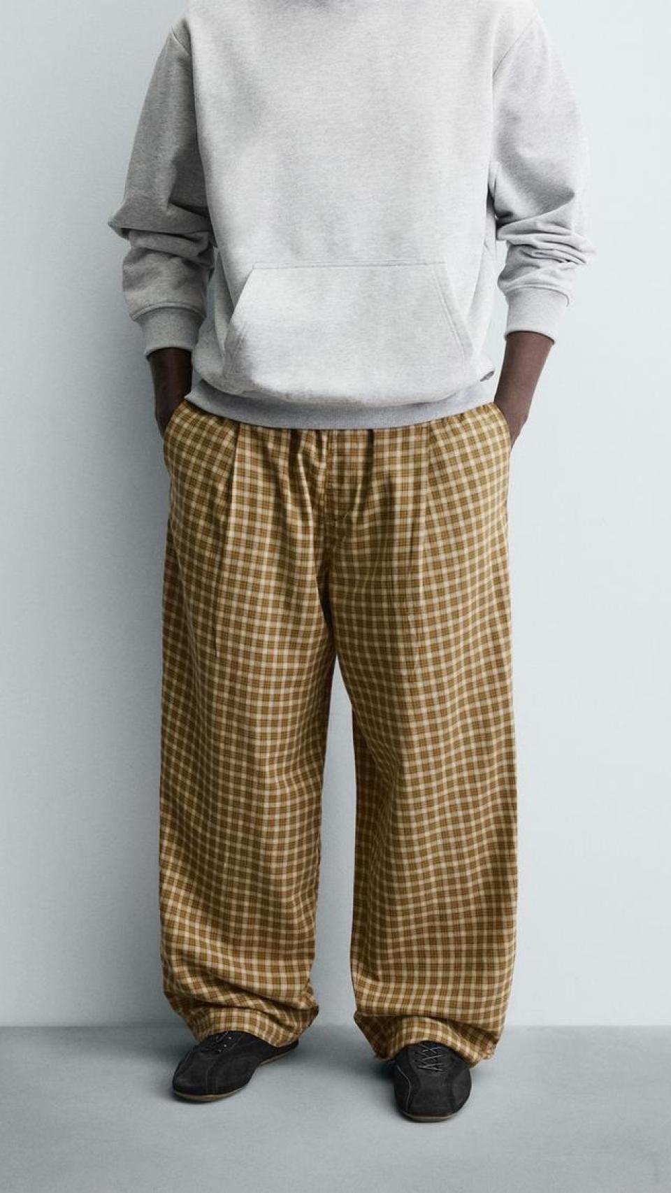 Pantalones de Zara. 0108/322/100