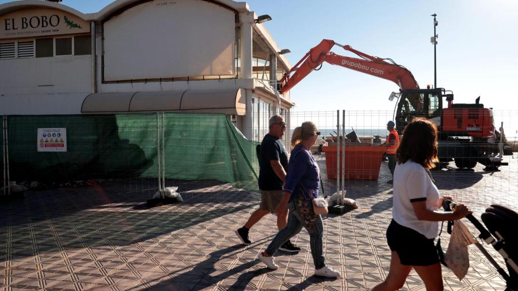 Adiós a los chiringuitos de la Playa de la Malvarrosa. EE